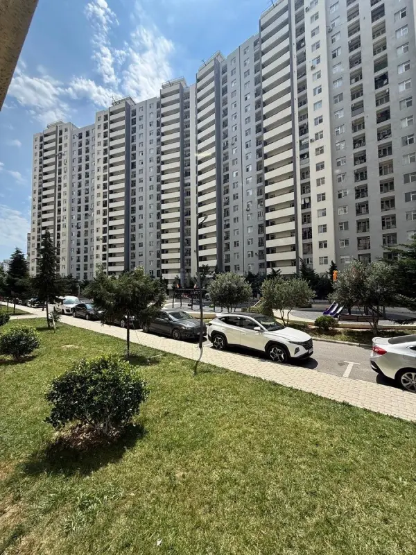 Satılır 2 otaqlı mənzil 95 m²