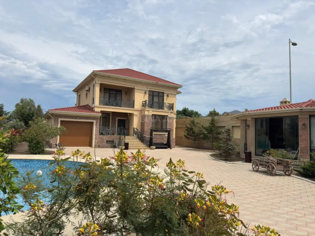 Satılır 5 otaqlı həyət evi 260 m²