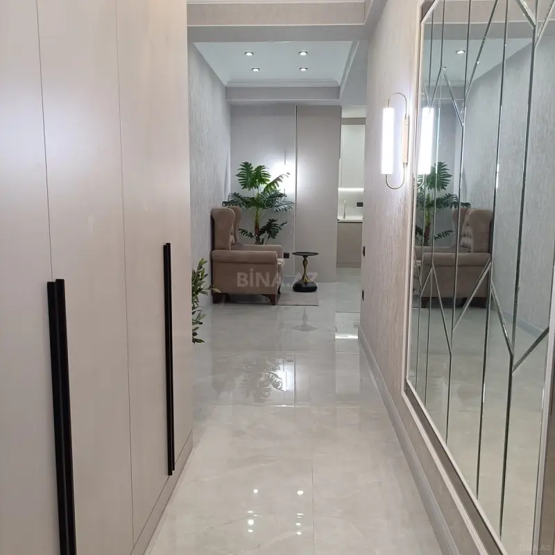 Satılır 2 otaqlı mənzil 96 m²
