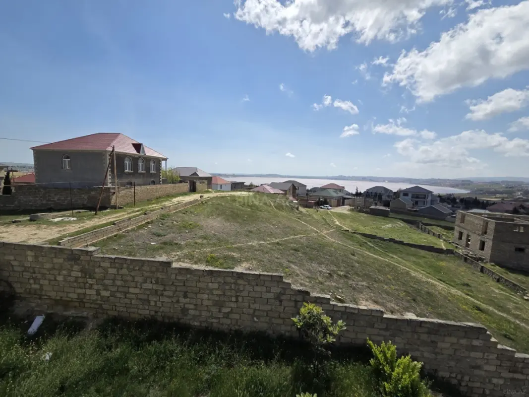 Satılır 5 otaqlı həyət evi 240 m²