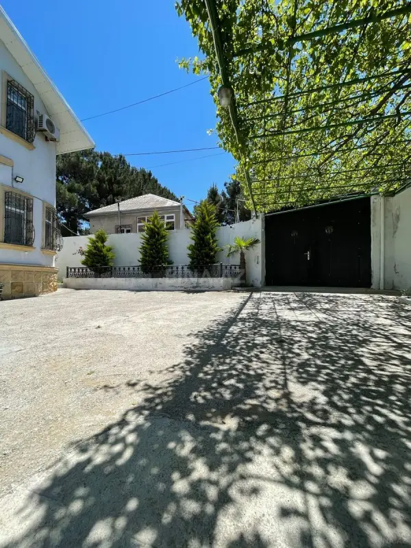 Satılır 5 otaqlı həyət evi 140 m²