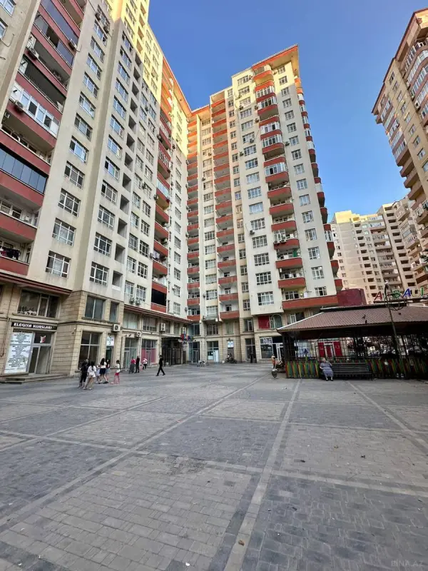 Satılır 3 otaqlı mənzil 126 m²