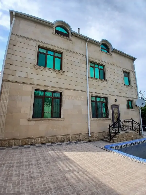 Satılır 6 otaqlı həyət evi 350 m²