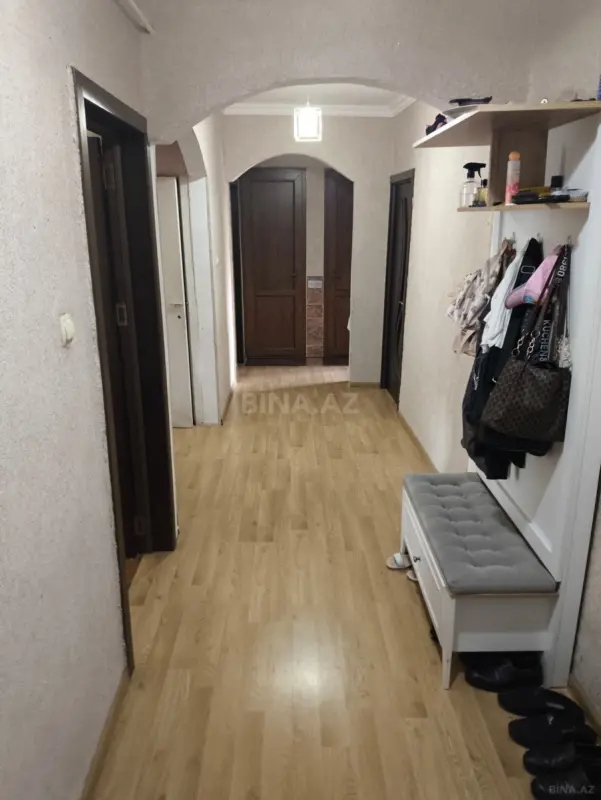 Satılır 4 otaqlı mənzil 105 m²