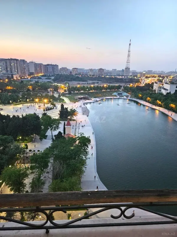 Kirayə verilir 3 otaqlı mənzil 142 m²
