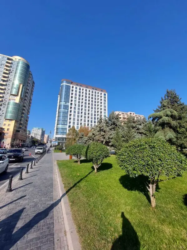 Satılır 2 otaqlı mənzil 98 m²