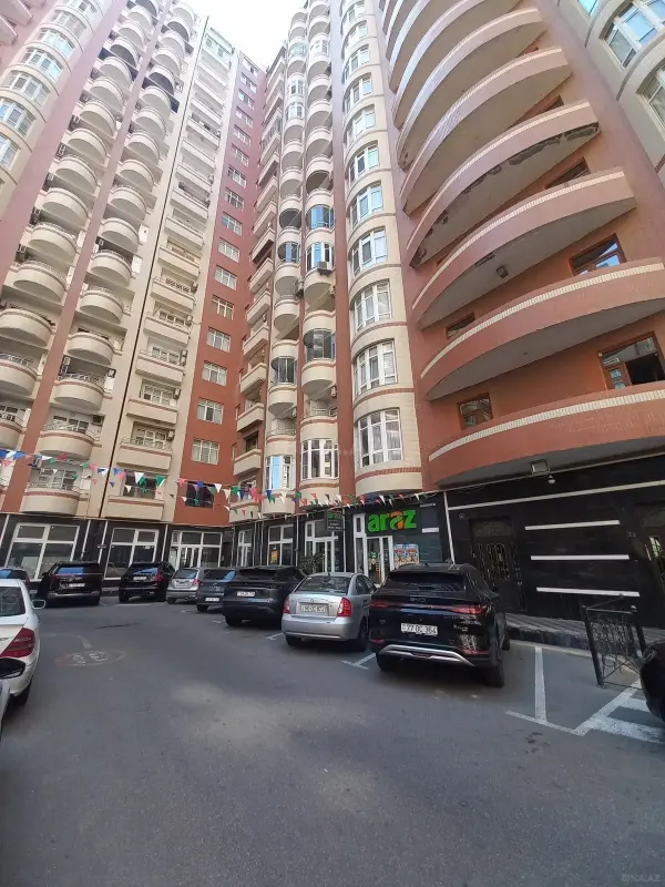 Satılır 2 otaqlı mənzil 110 m²