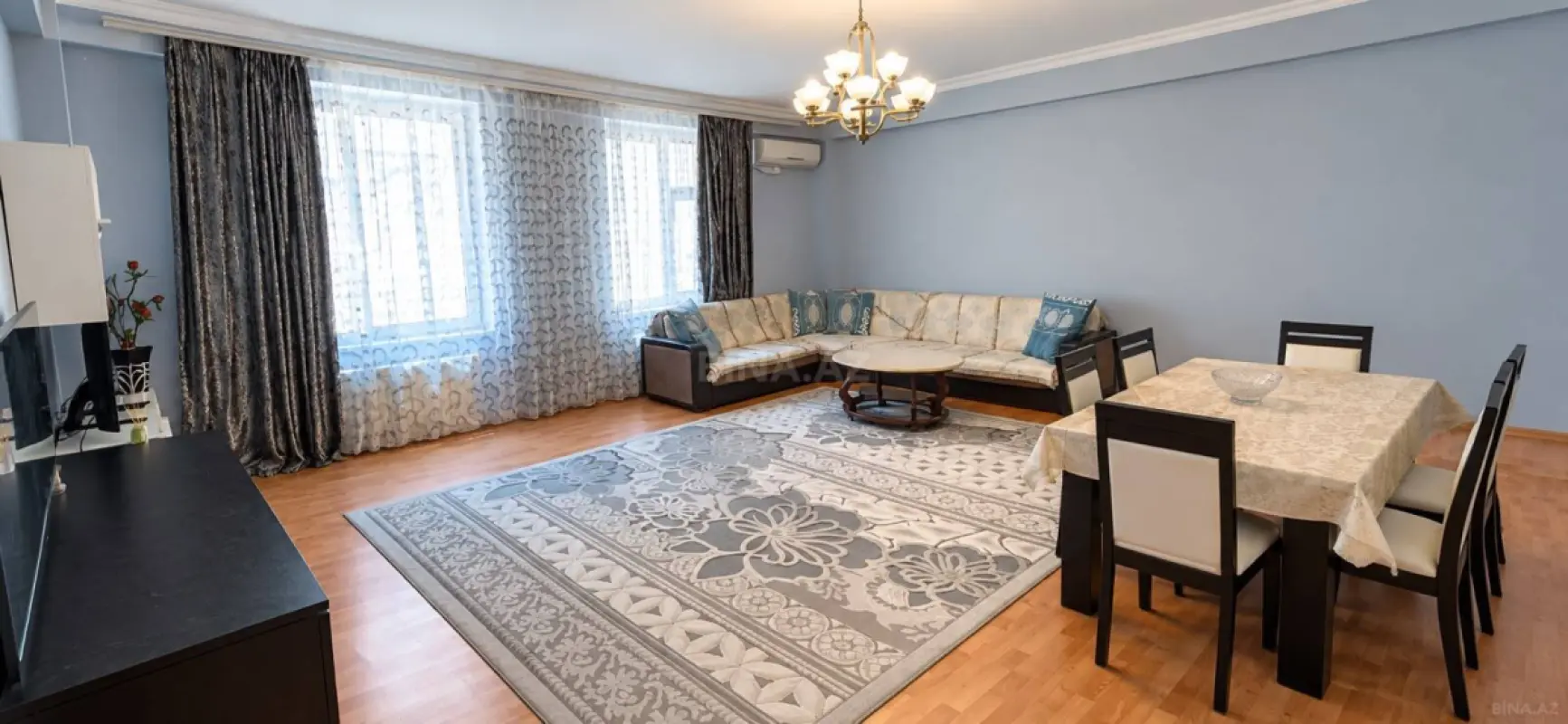 Kirayə verilir 3 otaqlı mənzil 141 m²