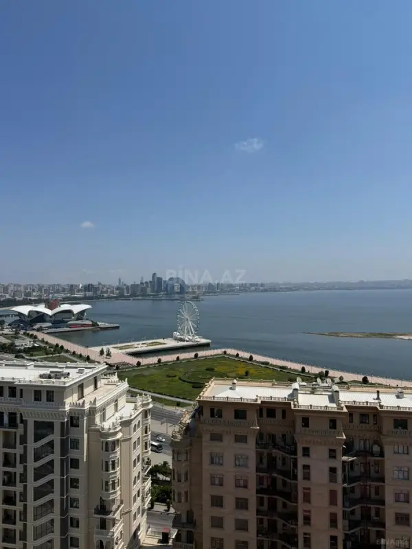 Satılır 4 otaqlı mənzil 165 m²