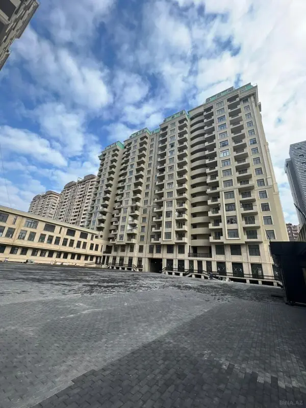 Satılır 4 otaqlı mənzil 171 m²