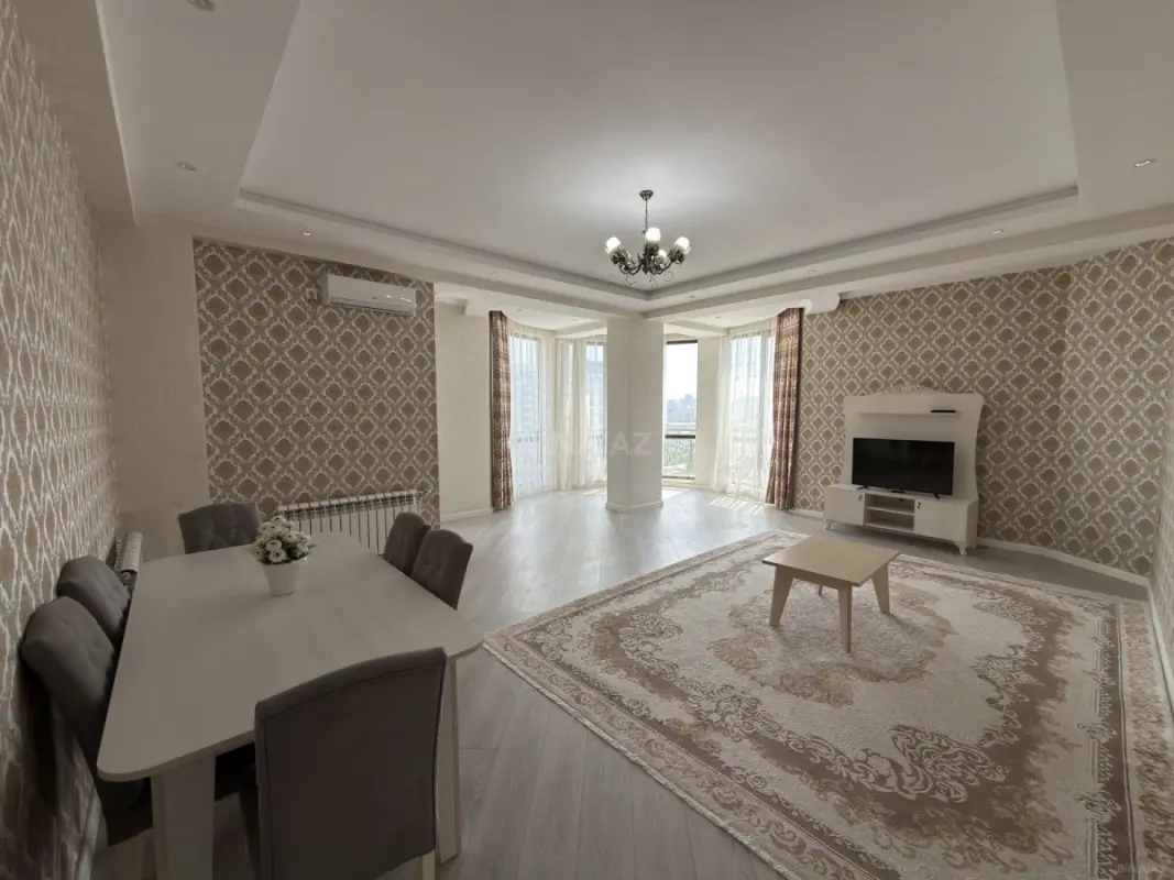 Kirayə verilir 3 otaqlı mənzil 150 m²