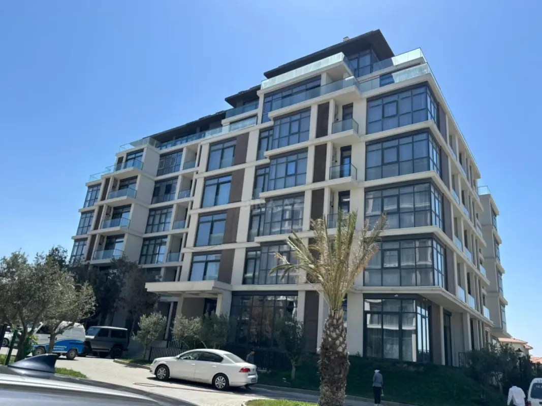 Satılır 2 otaqlı mənzil 120 m²