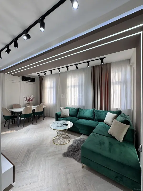 Satılır 3 otaqlı mənzil 125 m²