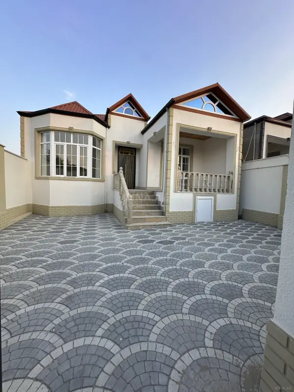 Satılır 4 otaqlı həyət evi 125 m²