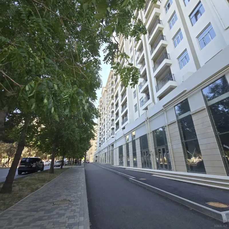 Satılır 4 otaqlı mənzil 160 m²