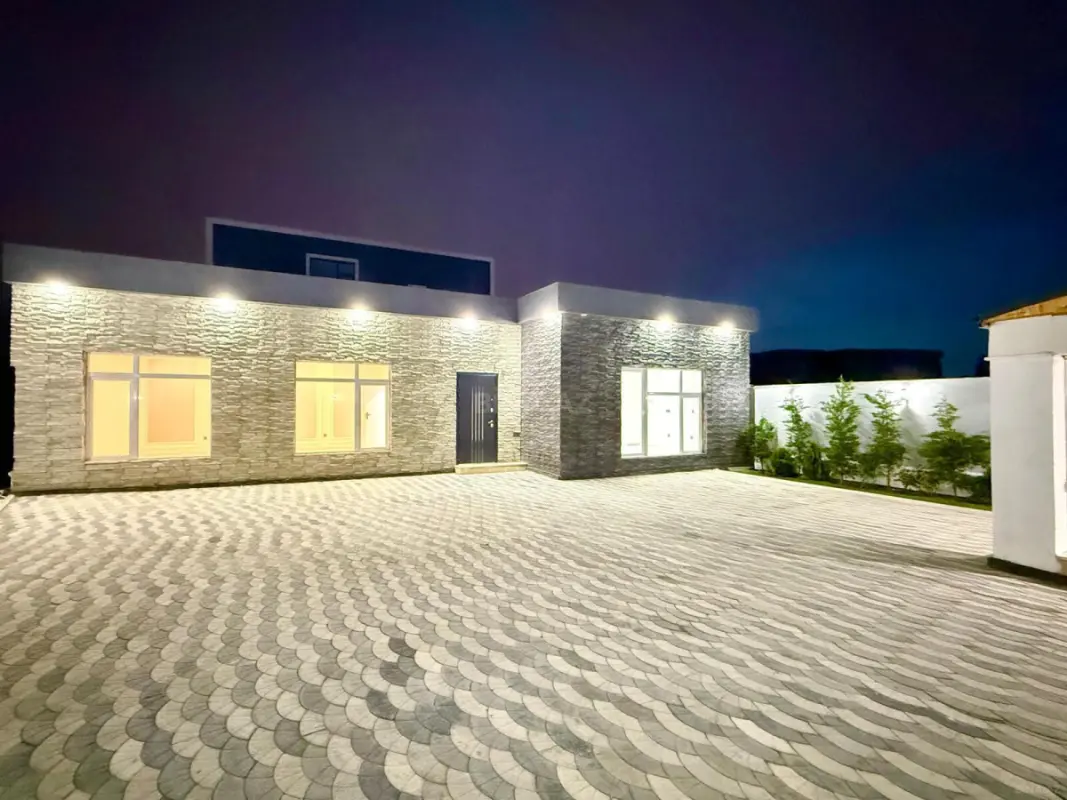 Satılır 5 otaqlı həyət evi 178 m²