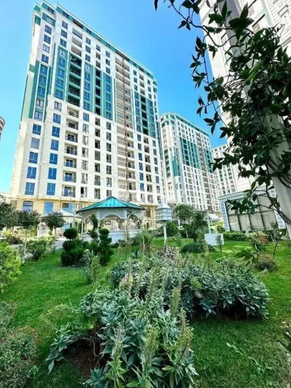 Satılır 3 otaqlı mənzil 140 m²