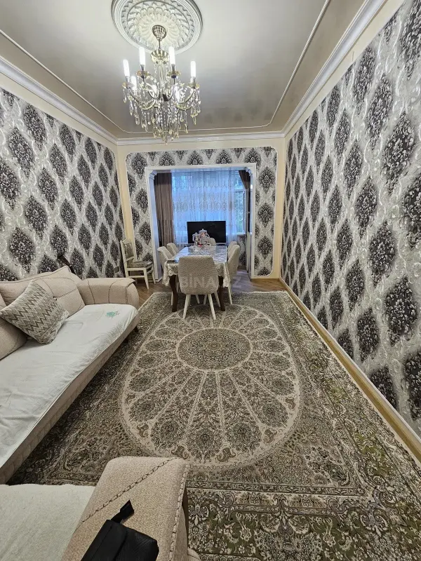 Satılır 4 otaqlı mənzil 115 m²