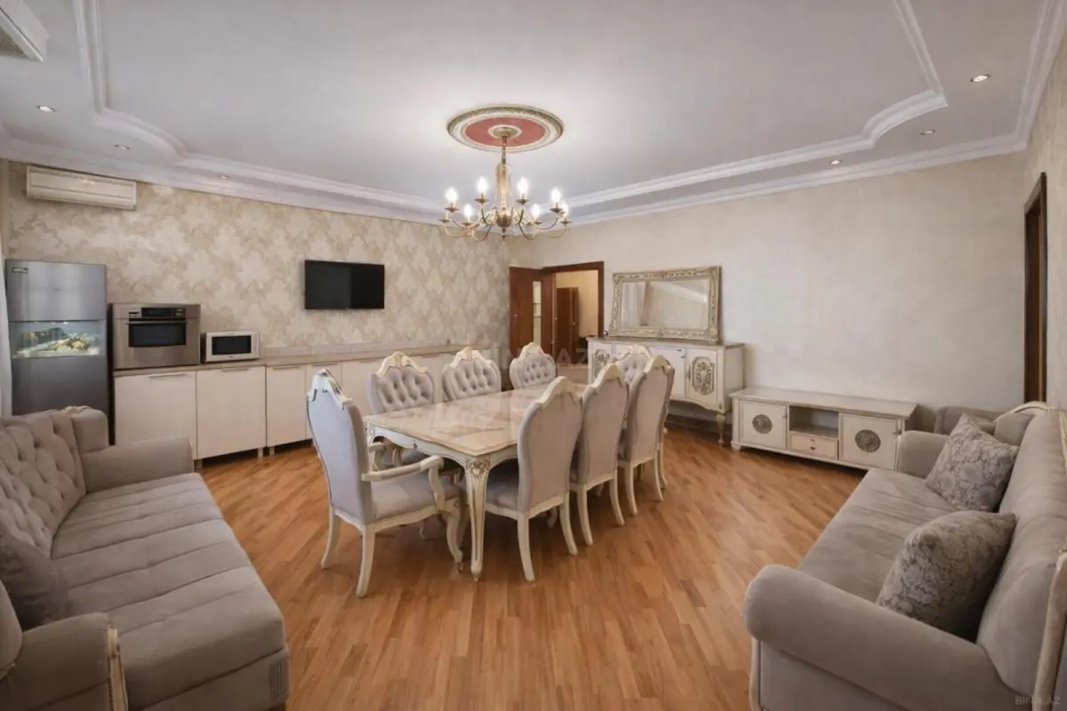 Satılır 3 otaqlı mənzil 105 m²