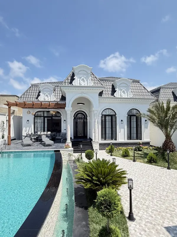 Satılır 5 otaqlı həyət evi 230 m²