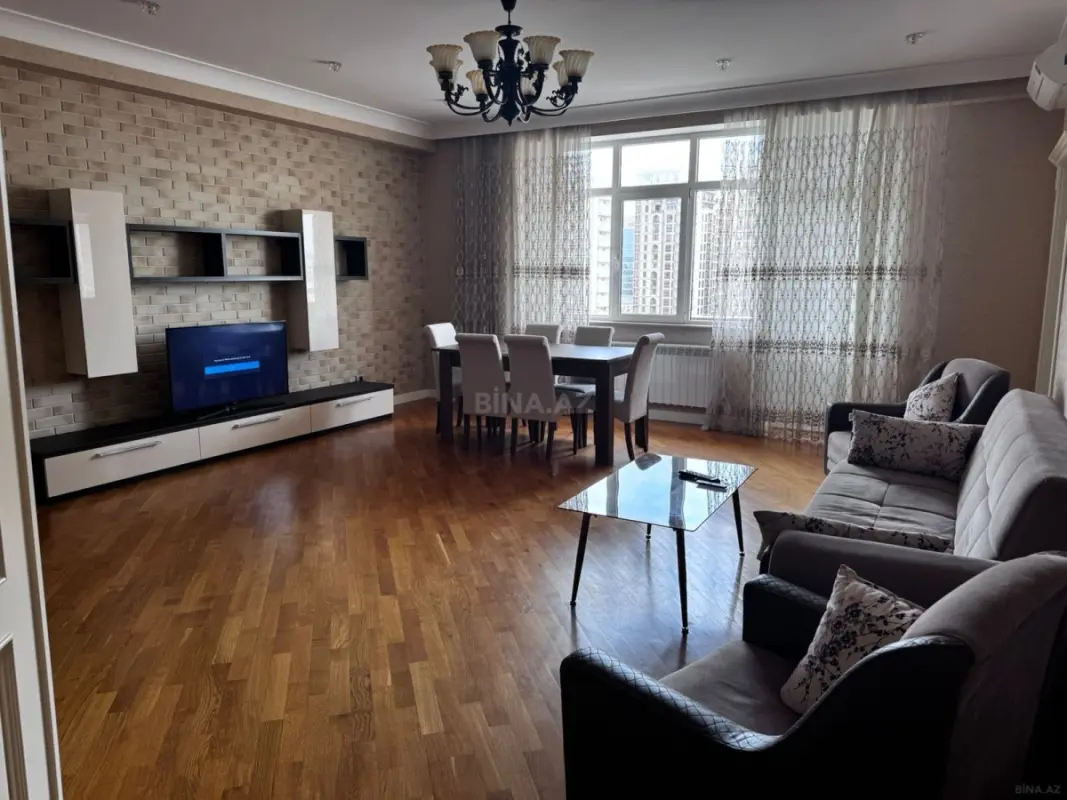 Satılır 3 otaqlı mənzil 170 m²
