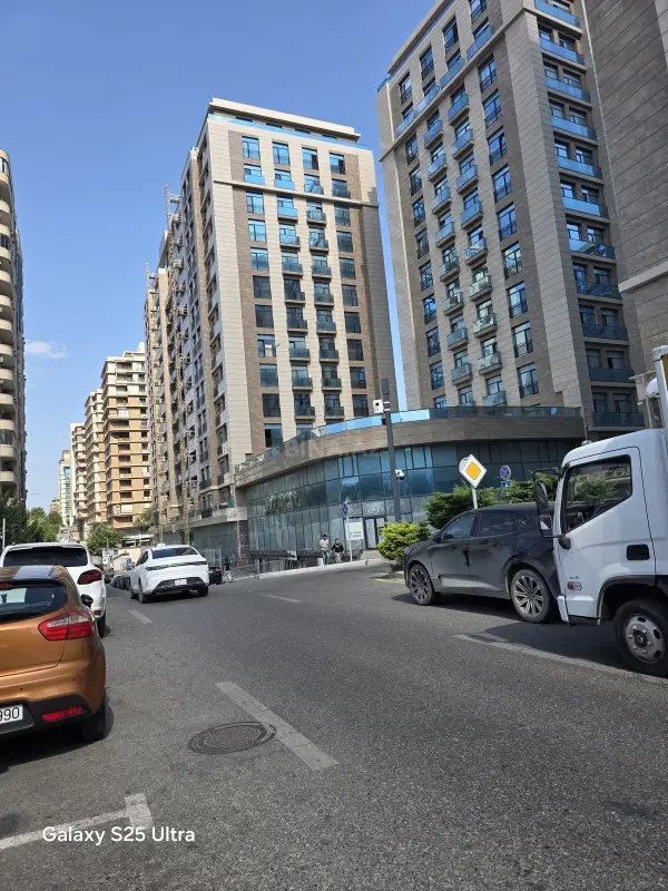 Satılır obyekt 1100 m²