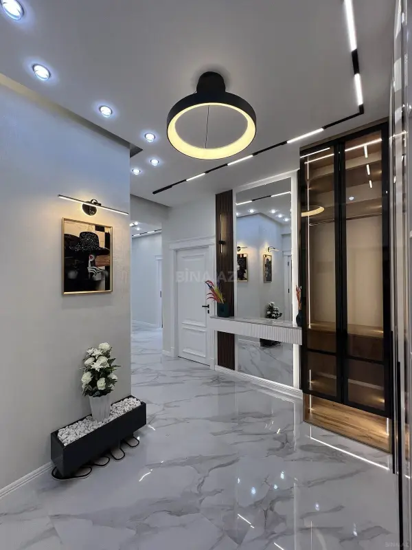 Satılır 3 otaqlı mənzil 108 m²