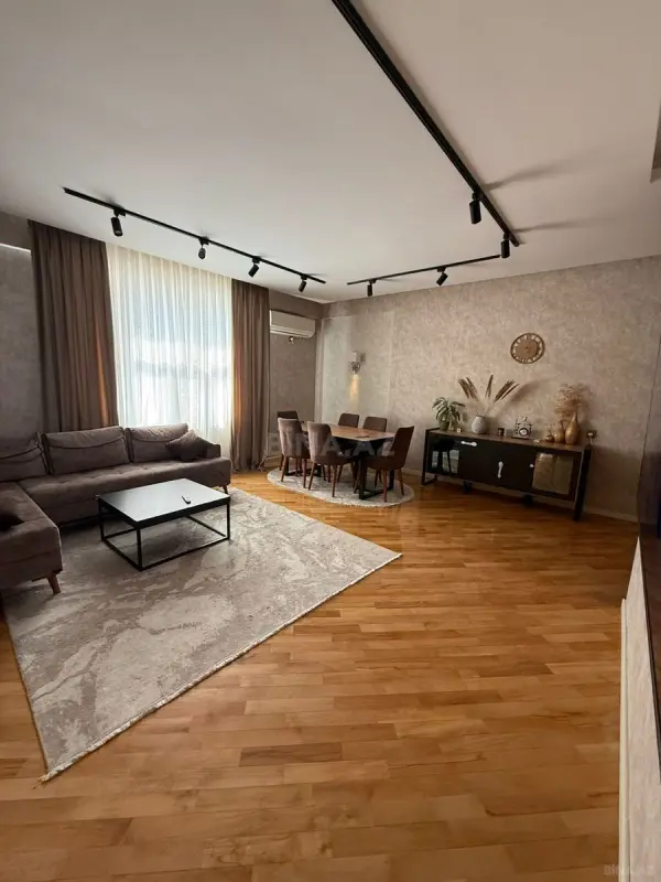 Satılır 3 otaqlı mənzil 93 m²