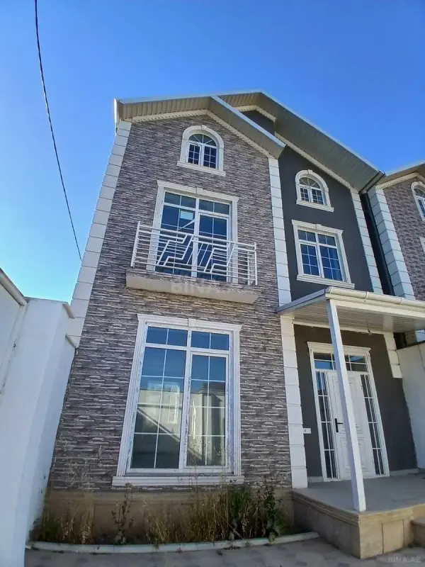 Satılır 5 otaqlı həyət evi 200 m²