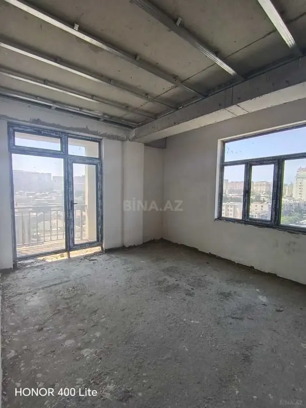 Satılır 3 otaqlı mənzil 98 m²