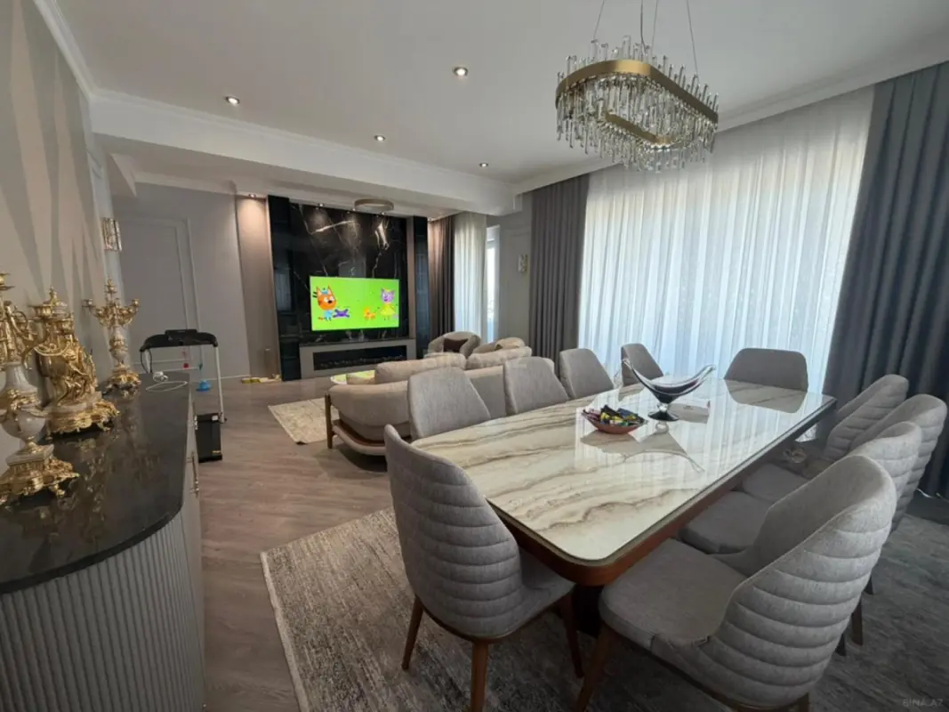 Satılır 4 otaqlı mənzil 185 m²