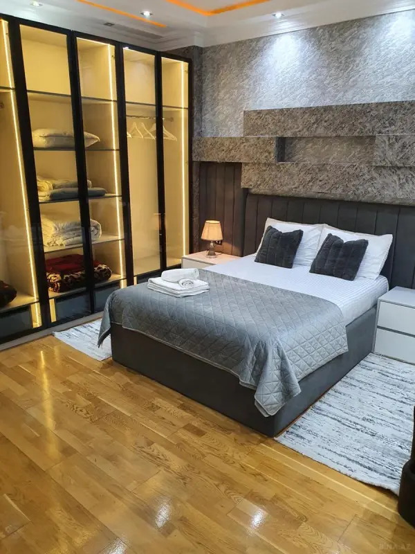 Kirayə verilir 3 otaqlı mənzil 120 m²