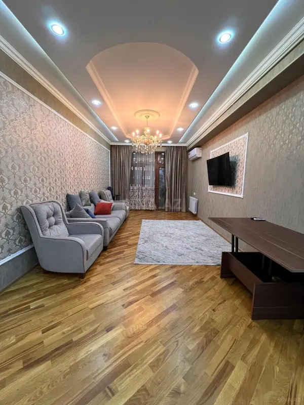 Kirayə verilir 3 otaqlı mənzil 115 m²