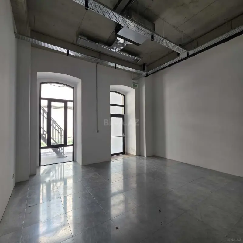 Kirayə verilir obyekt 860 m²
