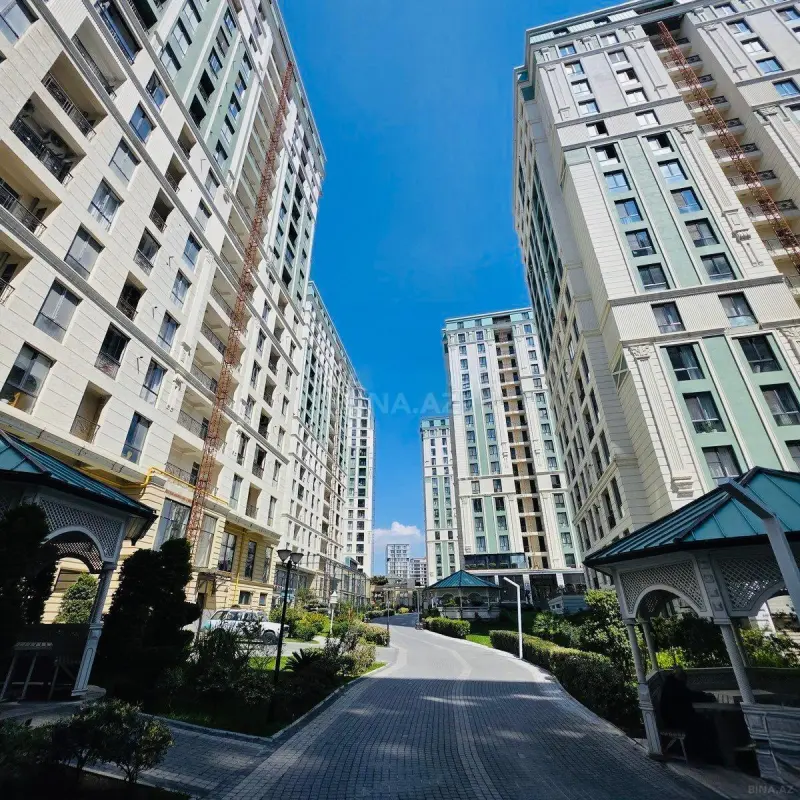 Satılır 3 otaqlı mənzil 140 m²