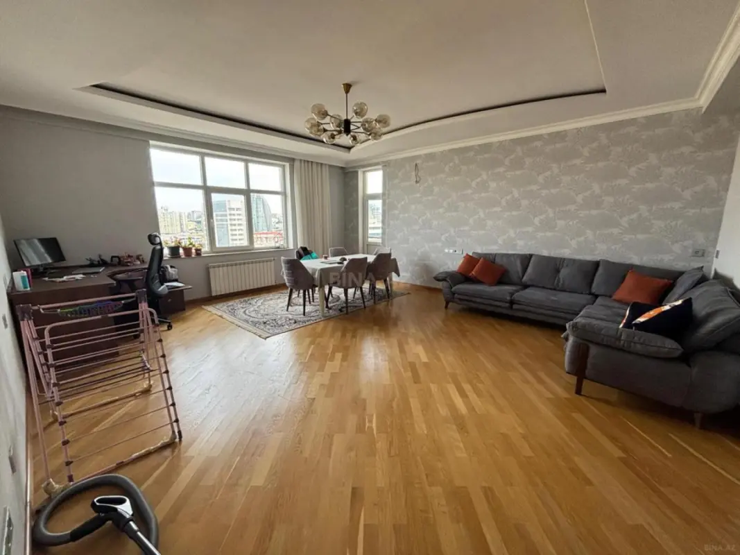 Kirayə verilir 2 otaqlı mənzil 100 m²