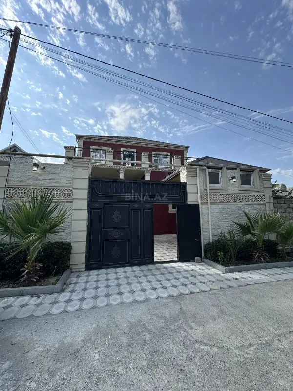 Satılır 6 otaqlı həyət evi 240 m²