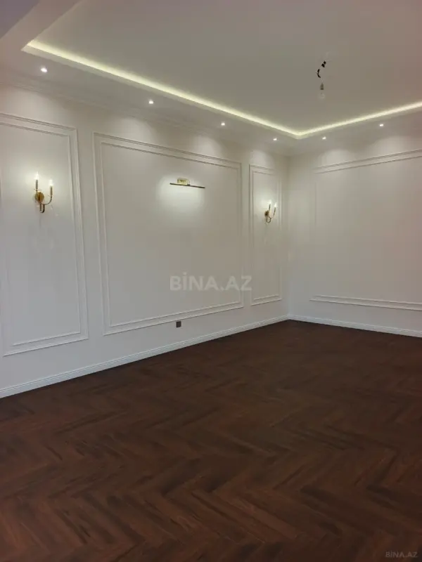 Satılır 4 otaqlı mənzil 204 m²