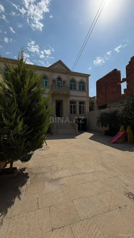 Satılır 6 otaqlı həyət evi 200 m²