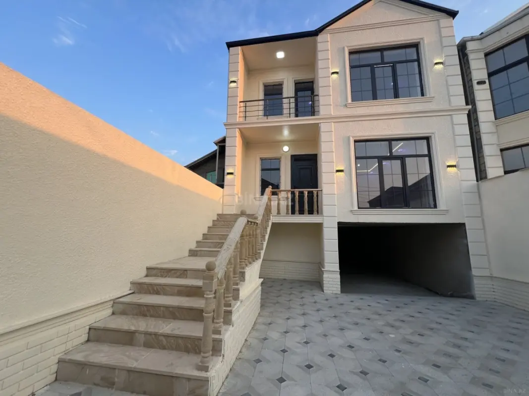 Satılır 5 otaqlı həyət evi 180 m²