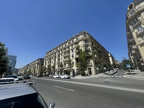 Kirayə verilir obyekt 125 m² — Bakı 125.00 m²