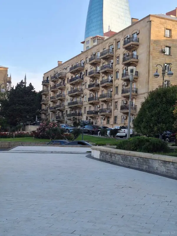 Satılır 2 otaqlı mənzil 47 m²
