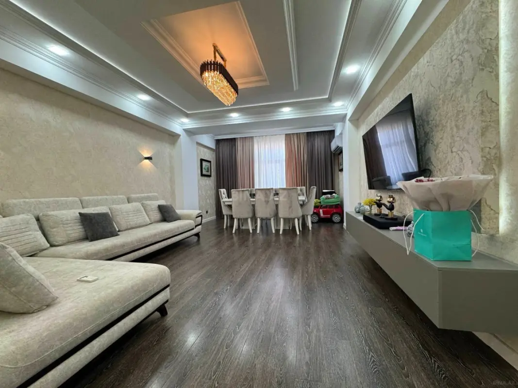 Satılır 3 otaqlı mənzil 125 m²