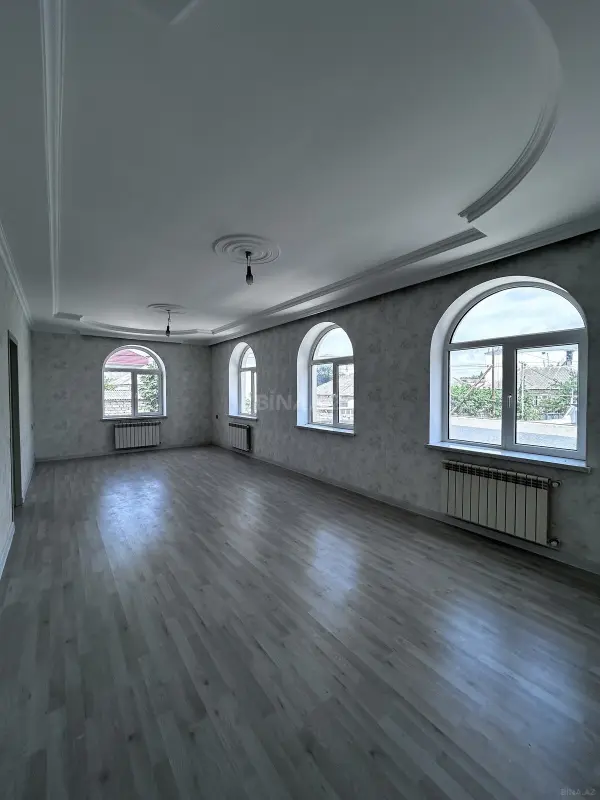 Satılır 5 otaqlı həyət evi 200 m²