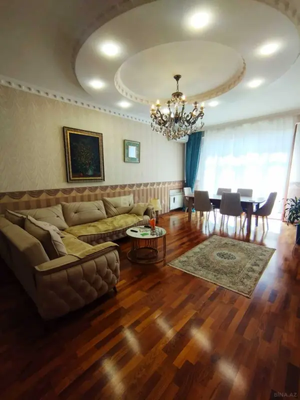 Kirayə verilir 2 otaqlı mənzil 90 m²