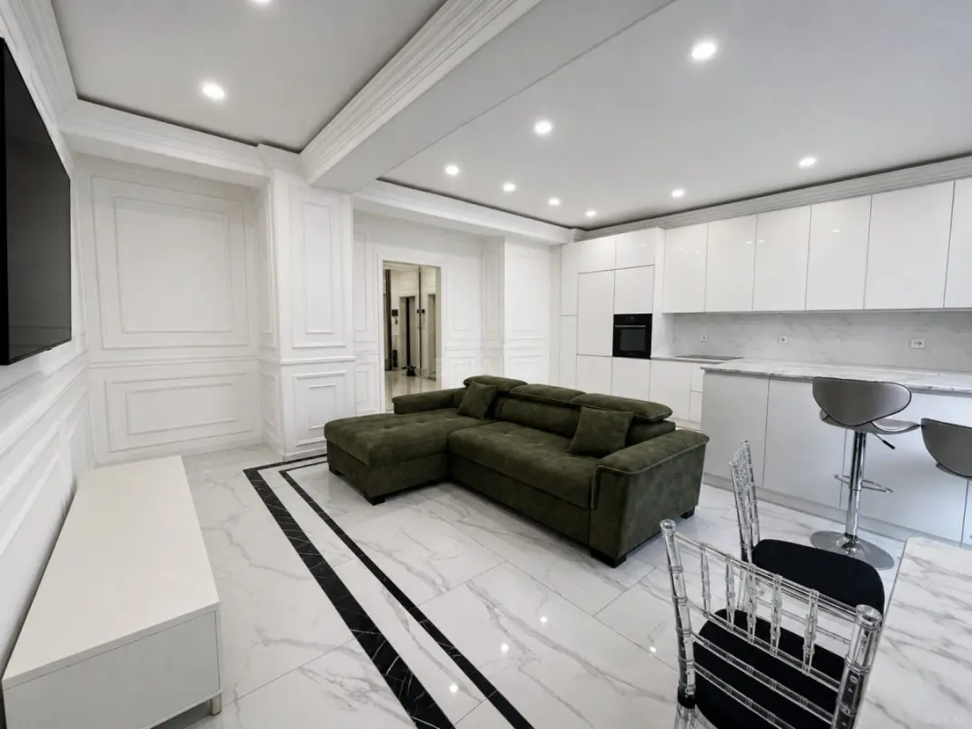 Kirayə verilir 3 otaqlı mənzil 120 m²