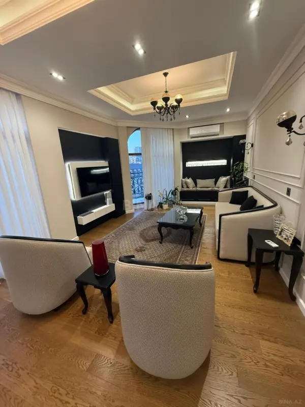 Satılır 3 otaqlı mənzil 126 m²