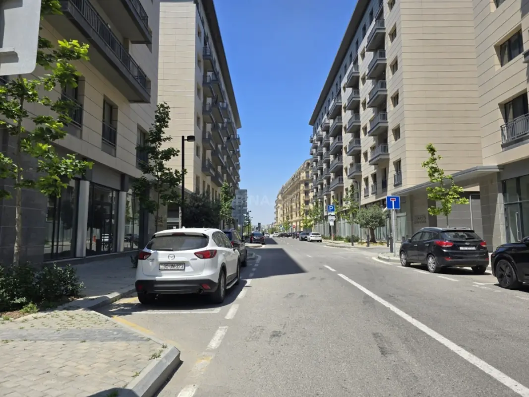 Satılır obyekt 339 m²