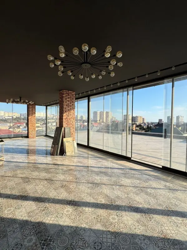 Satılır 8 otaqlı həyət evi 800 m²