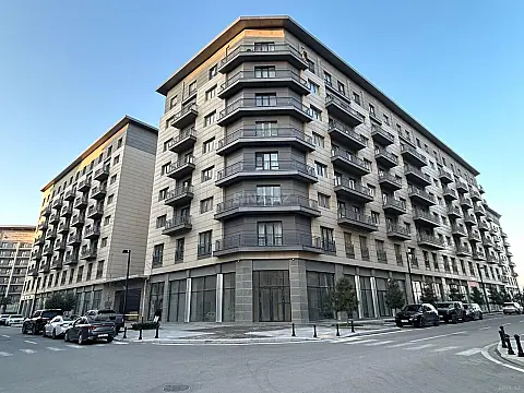 Satılır 4 otaqlı mənzil 245 m² — Bakı 4 otaq 245.00 m²